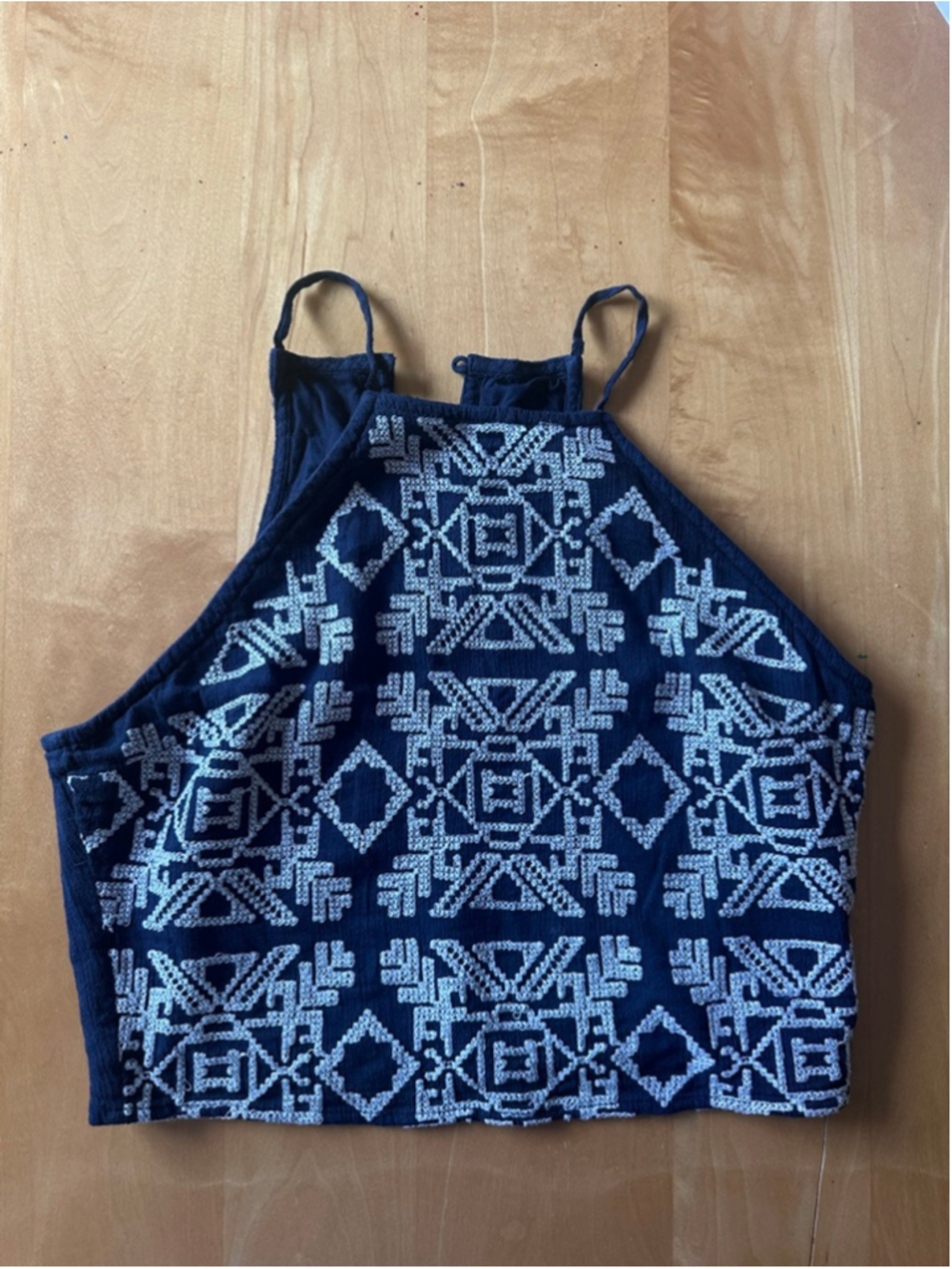 Women's Abercrombie & Fitch Navy White Embroidered Crop Top L